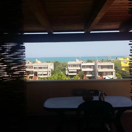 Attico Affacciato Sul Mare Con Ampia Terrazza *