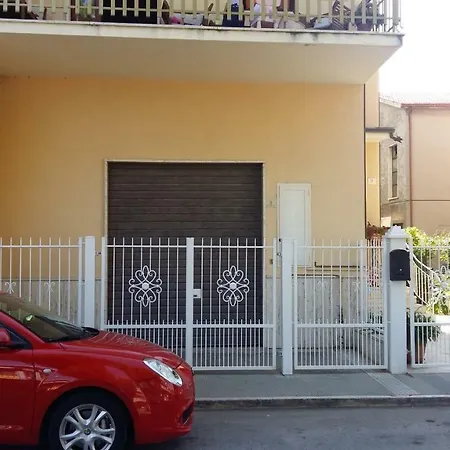 Attico Affacciato Sul Mare Con Ampia Terrazza Lägenhet *
