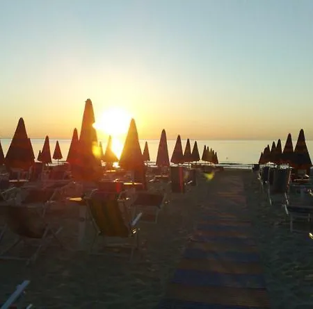 Lägenhet Attico Affacciato Sul Mare Con Ampia Terrazza San Benedetto del Tronto