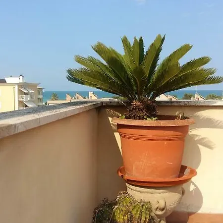 Lägenhet Attico Affacciato Sul Mare Con Ampia Terrazza *
